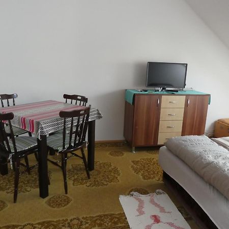 Appartement Halasi Szallashely à Hajdúszoboszló Extérieur photo