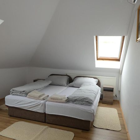 Appartement Halasi Szallashely à Hajdúszoboszló Extérieur photo