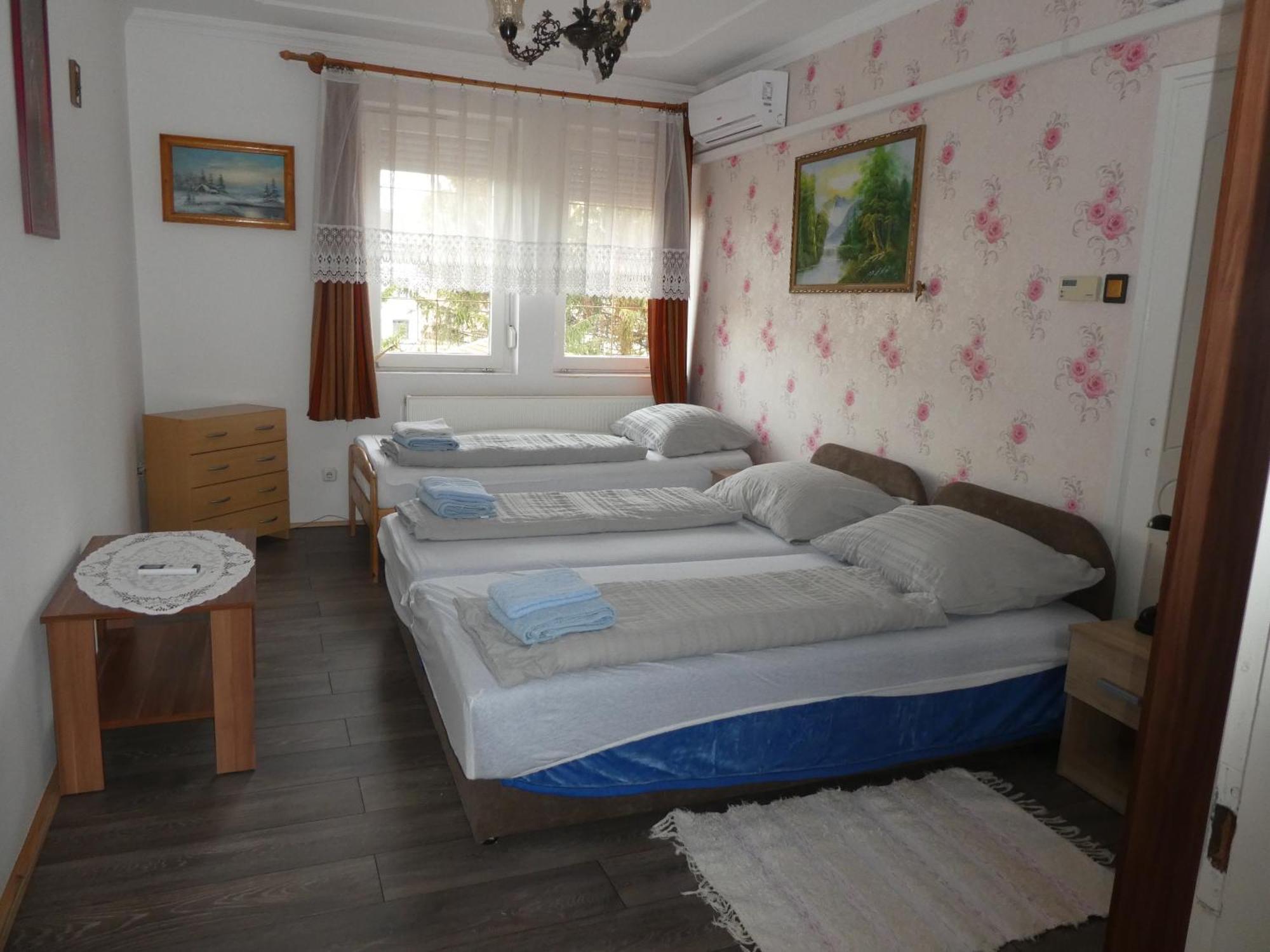 Appartement Halasi Szallashely à Hajdúszoboszló Extérieur photo