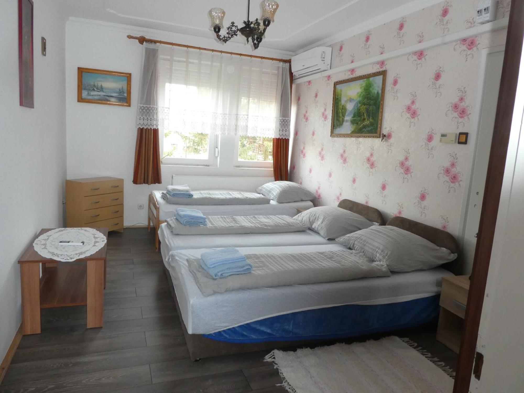 Appartement Halasi Szallashely à Hajdúszoboszló Extérieur photo