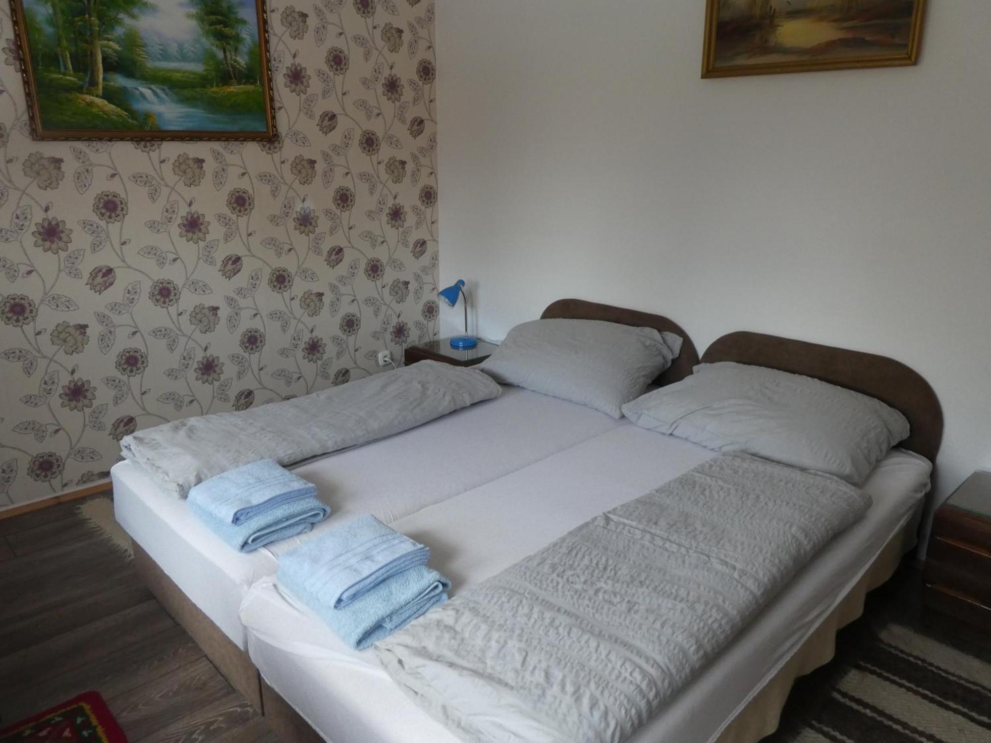 Appartement Halasi Szallashely à Hajdúszoboszló Extérieur photo